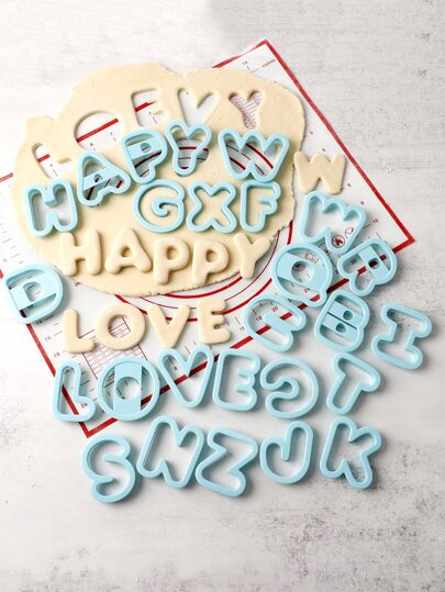 26pcs Letter Graphic Random Cookie Mold Set