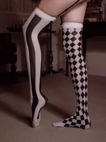 ROMWE Grunge Punk Striped & Geometric Pattern Over The Knee Socks - Black and White - View 4