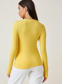 SHEIN BASICS 紐扣半開襟羅紋針織T恤 - 黃色 - 查看 2