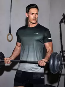 Manfinity Sport Corelite Camiseta deportiva estilo novio con degradado y gráfico de letras Tops para ejercicio