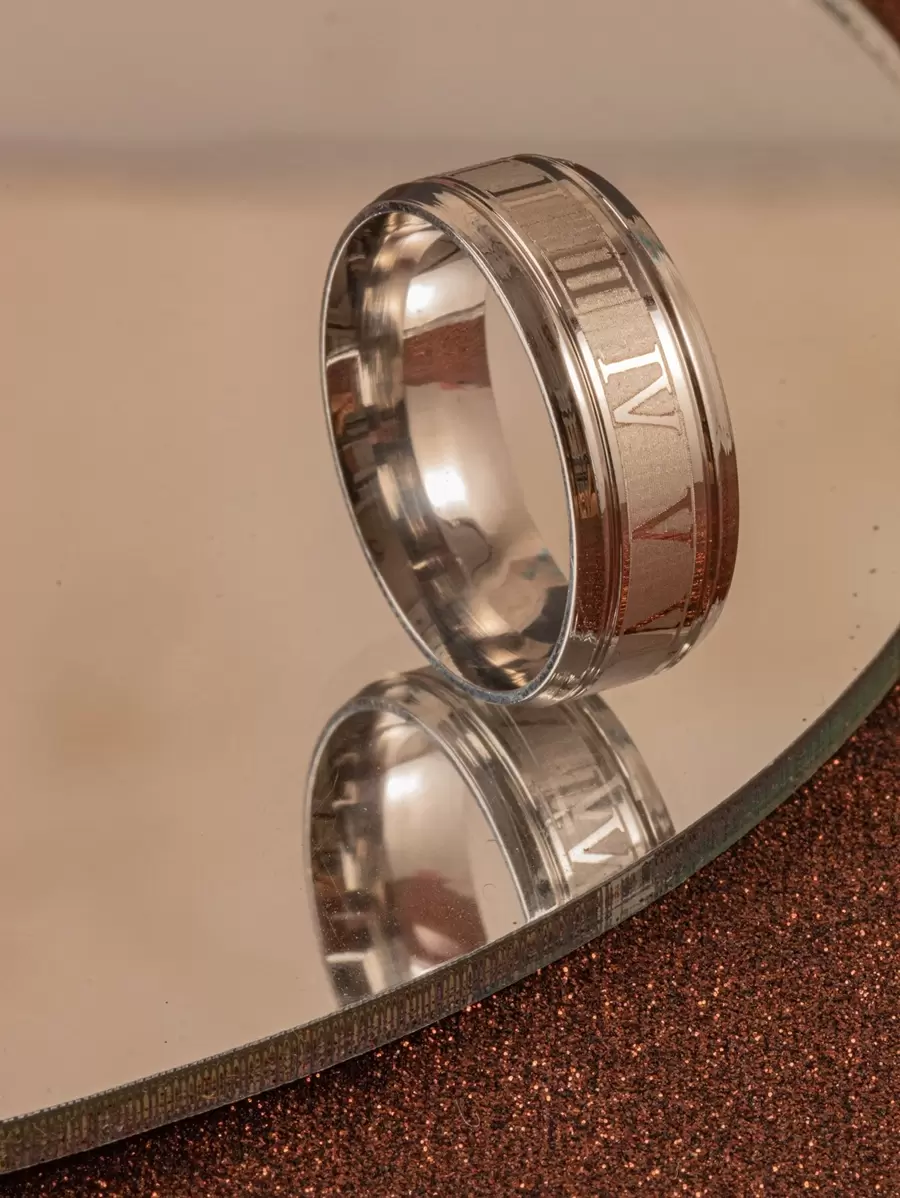 Anillo de acero inoxidable con detalles de números romanos para hombres de moda y populares para regalo de joyería y para una apariencia elegante - Plateado - Ver 1