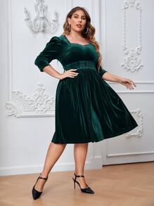 Retro Peaches Plus Puff Sleeve Plaid Panel Velvet Dress - Dark Green - View 1