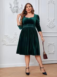 Retro Peaches Plus Puff Sleeve Plaid Panel Velvet Dress - Dark Green - View 5