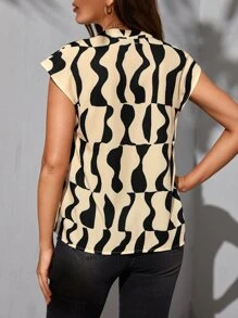 SHEIN Privé Allover Print Notched Neckline Batwing Sleeve Blouse - Apricot - View 2