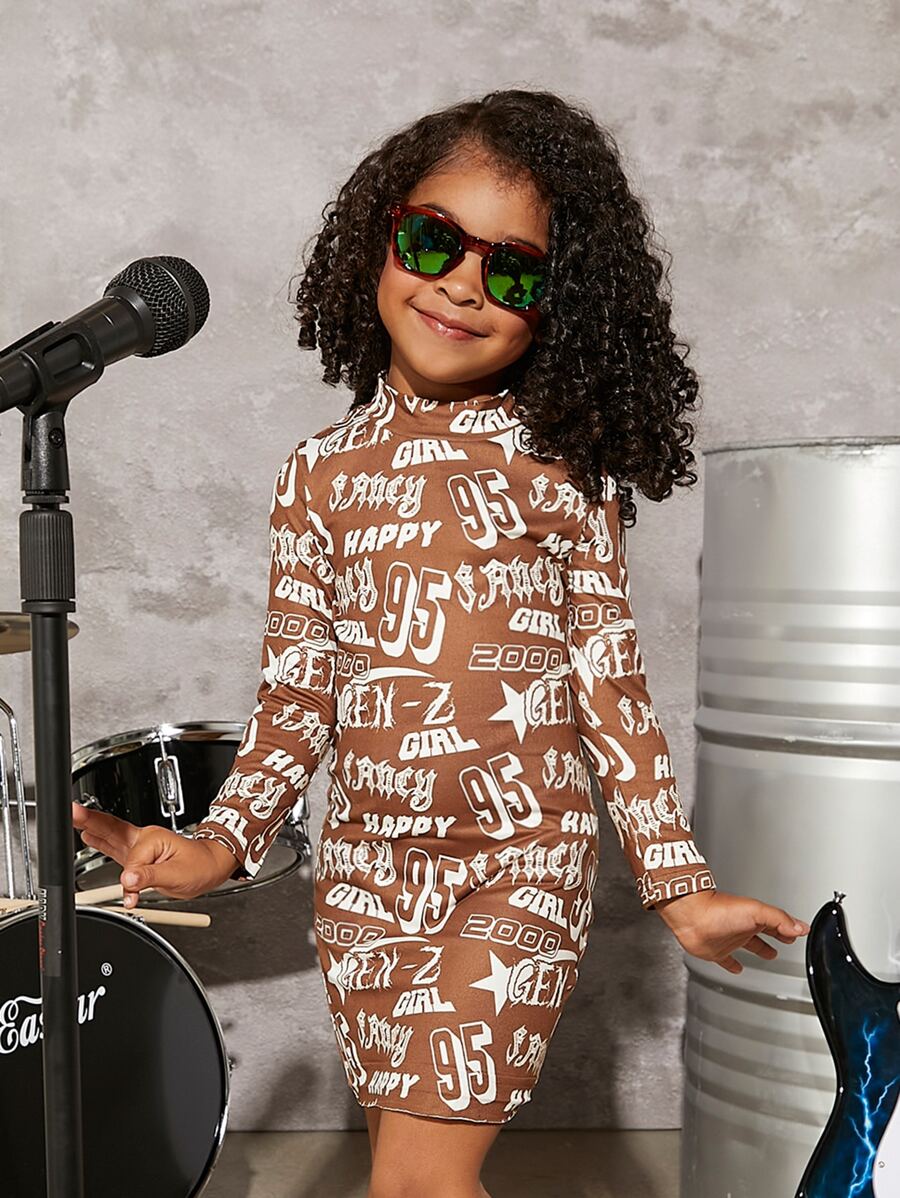 SHEIN 小女童字母圖案小高領連衣裙 - 彩色 - 查看 1