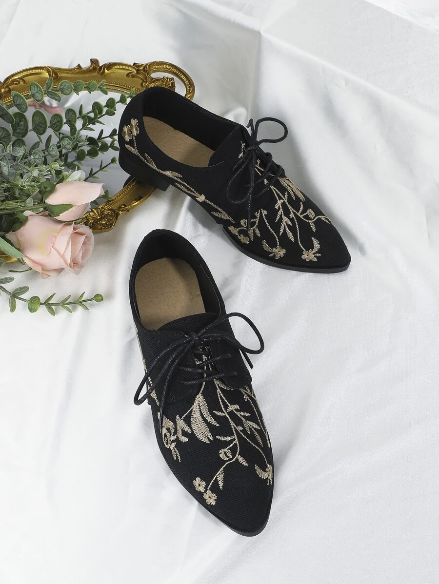 Floral Embroidery Lace-up Front Flat Oxfords - Black - View 1