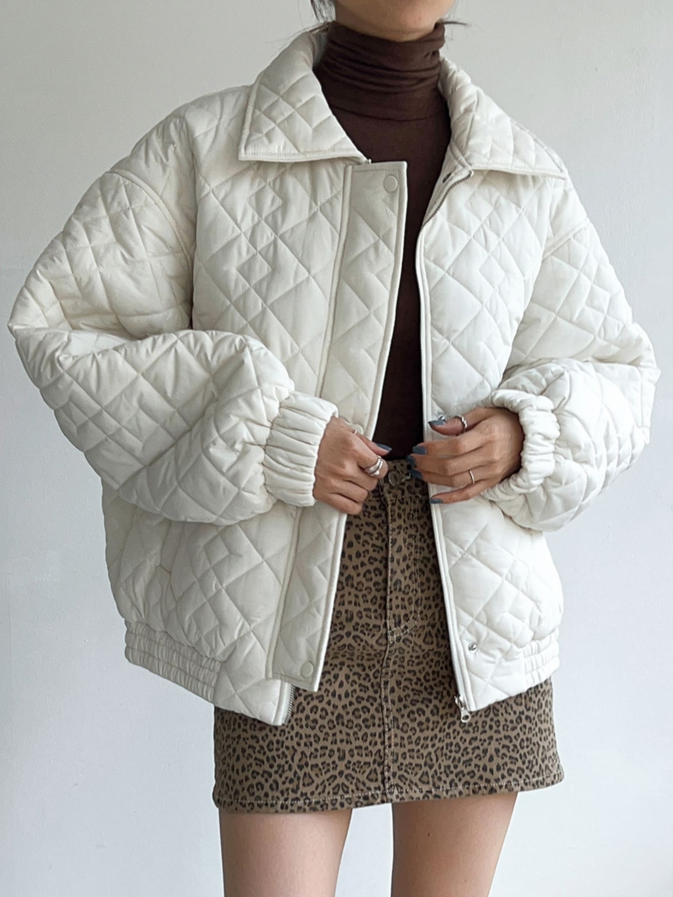 DAZY 冬季纽扣前落肩绗缝厚外套