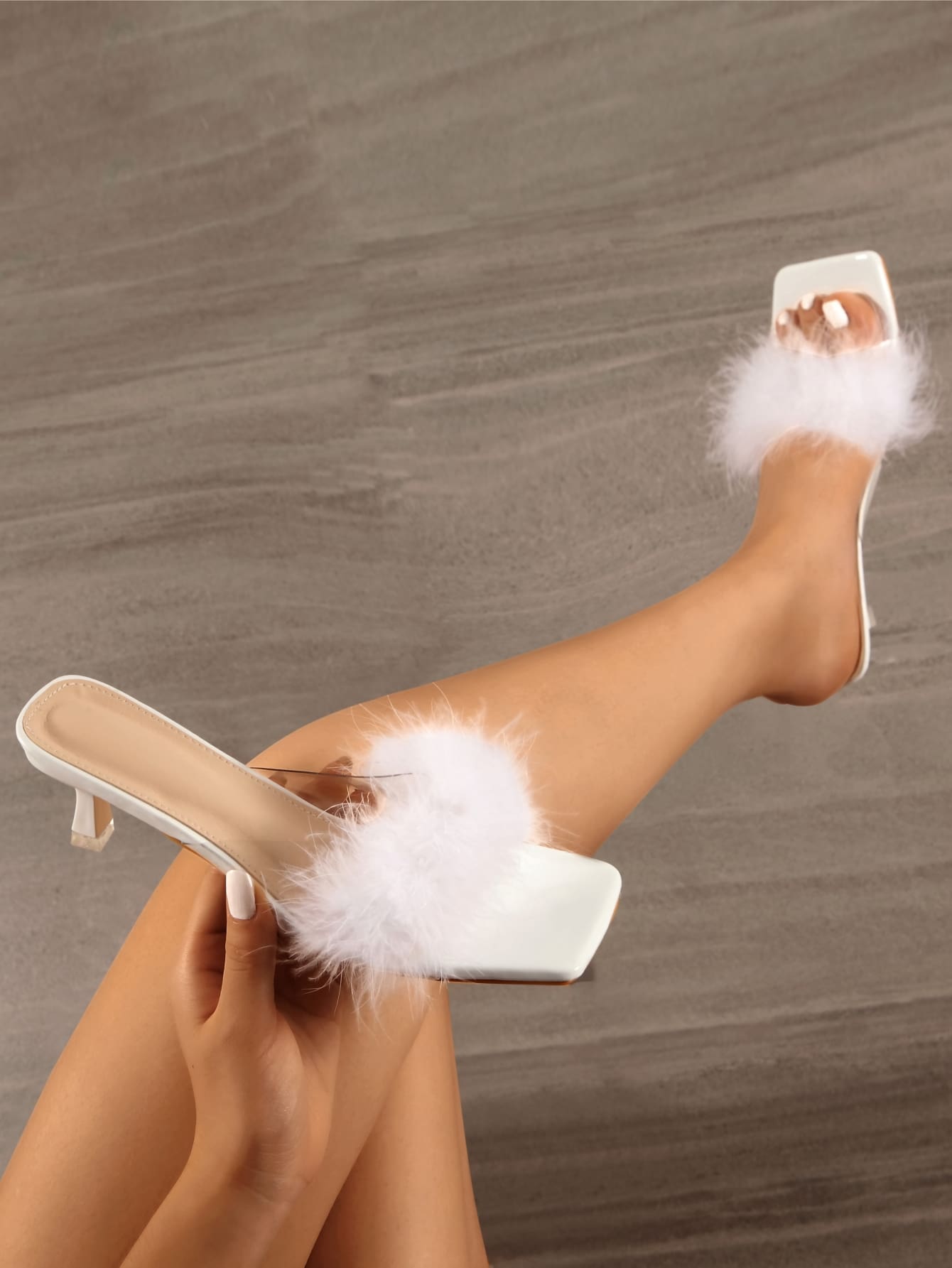 Phụ nữ Fluffy Decor Stiletto Gót Mule Sandals, Glamour Party Gót Sandals - trắng - Xem 1