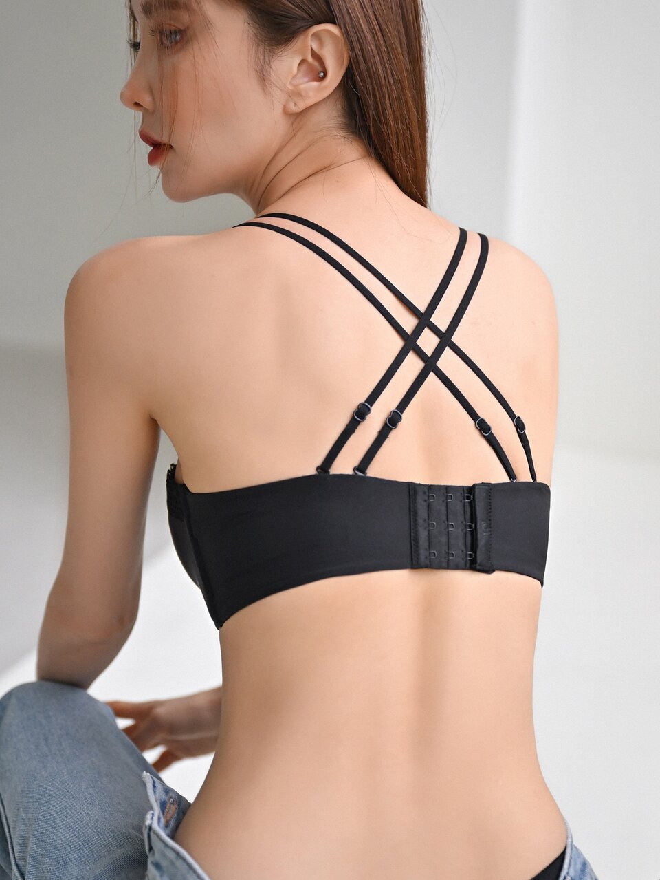 Contrast Lace Strappy Back Lingerie Set