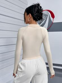 SHEIN ICON Bikercore字母圖案拼接面插肩袖短款T恤 - 米色 - 查看 2