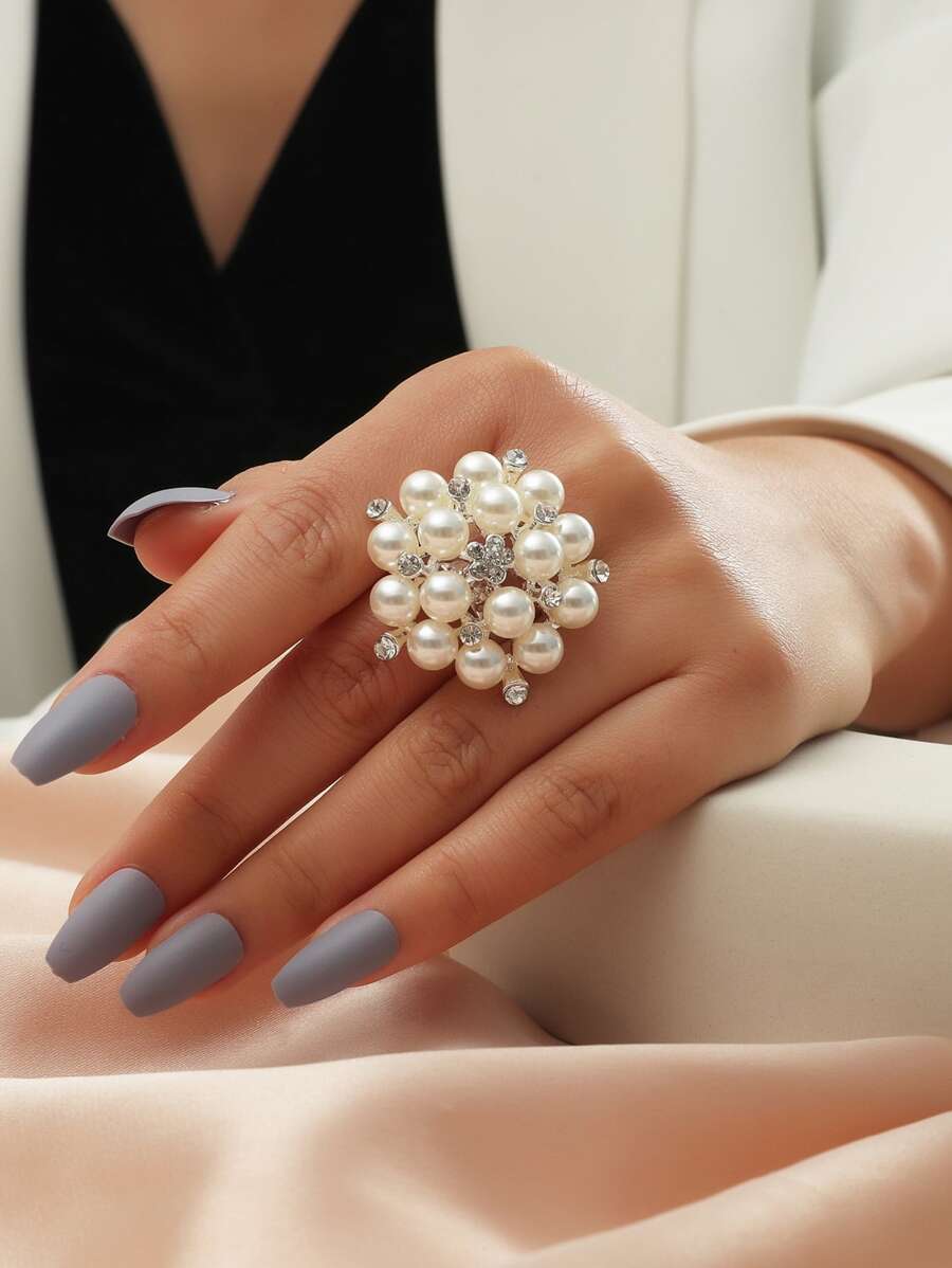 Rhinestone & Faux Pearl Flower Decor Ring Valentines - White - View 1