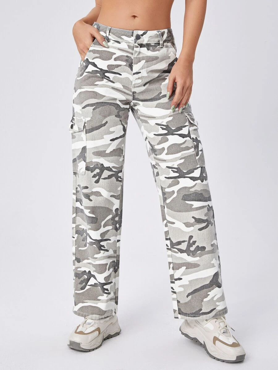 SHEIN PETITE Camo Print Flap Pocket Cargo Jeans - Multicolor - View 1