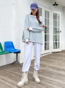 DAZY Camiseta de manga larga con hombros caídos, detalles de parche con letras y rayas - Azul y blanco - Ver 5