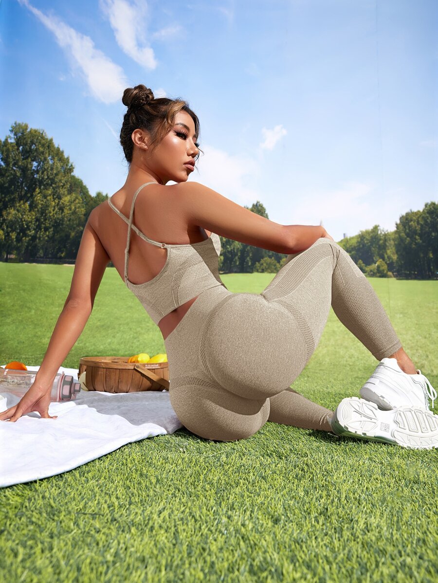 Yoga Basic 2pcs Seamless Yoga Set Sports Suit Crisscross Backless Cami Hip-hugging Leggings - Khaki - View 1