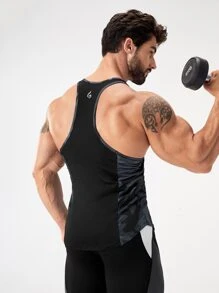 Manfinity Fitness Débardeur de sport style boyfriend pour hommes avec imprimé camouflage et lettres. Pack de débardeurs de sport