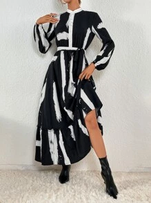 SHEIN Clasi 筆刷圖案燈籠袖荷葉邊繫腰帶連衣裙 - 黑與白 - 查看 5