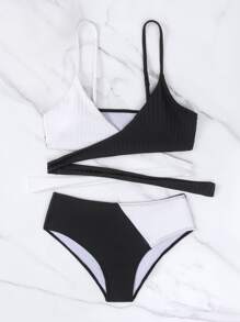 SHEIN Swim Conjunto de bikini de bloques de color para verano, parte superior tipo cami con nudo en la espalda y Bottom de cadera fruncida, 2 piezas - Negro - Ver 5