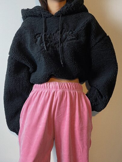 Teddy Hoodie mit Buchstaben Stickerei, Schnürzug am Saum, Crop