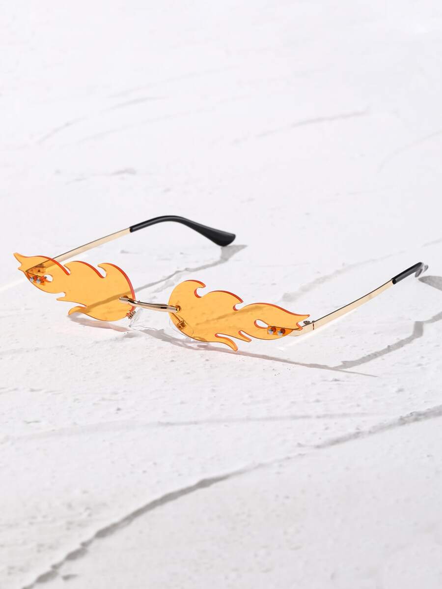 Gafas de moda de lentes en forma de fuego