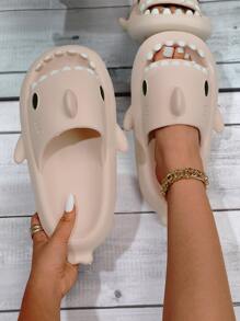 Chanclas con diseño de tiburón - Caqui - Ver 1