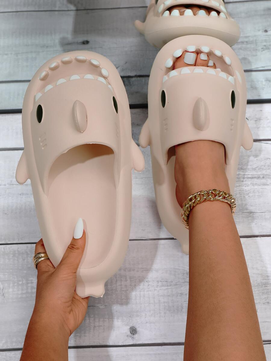 Chanclas con diseño de tiburón - Caqui - Ver 1