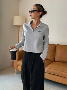 DAZY 字母補丁細節半拉鍊上衣 - 淺灰色 - 查看 4