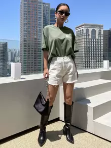 DAZY T-shirt oversize con grafica a stampa e scollo a goccia - Verde militare - Visualizzare 2