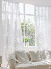 Ein Schal transparenter Vorhang