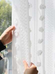 Ein Schal transparenter Vorhang