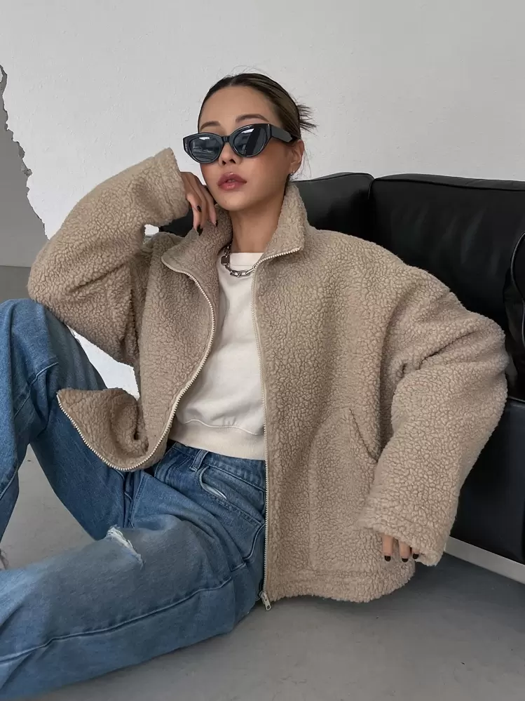 DAZY Jaqueta de Pelúcia com Ombros Caídos e Bolsos Inclinados
