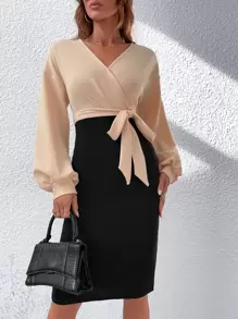 SHEIN Privé Two Tone Surplice Neck Bishop Sleeve Belted Dress - Multicolor - View 2