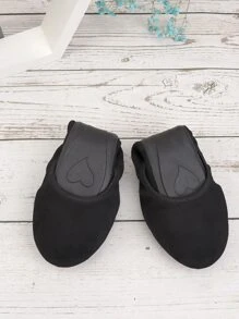 Schwarze minimalistische Slip On Flats für Damen, Ballerinas in Wildlederoptik mit runder Zehenpartie
