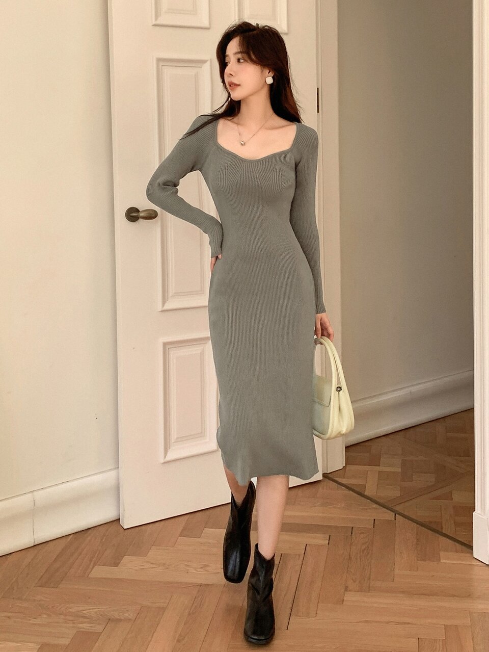 Sweetheart Neck Raglan Sleeve Rib-knit Sweater Dress