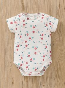 女婴5件套休闲字母、花朵和草莓印花连体衣，夏季