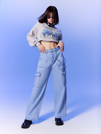 Jeans cargo de talle alto con bolsillo con solapa