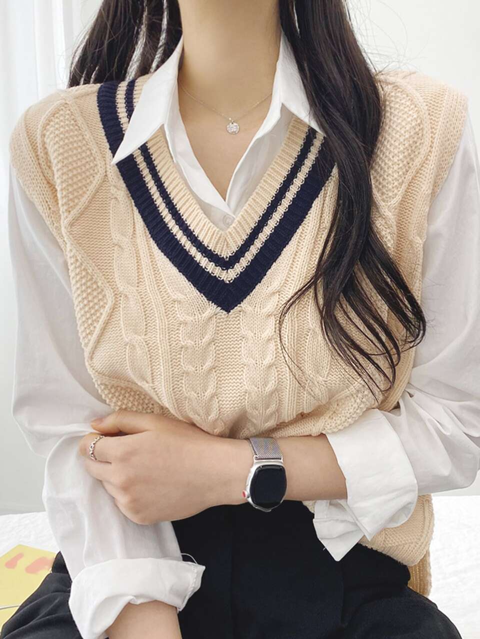 1pc Cable Knit Contrast Trim Sweater Vest