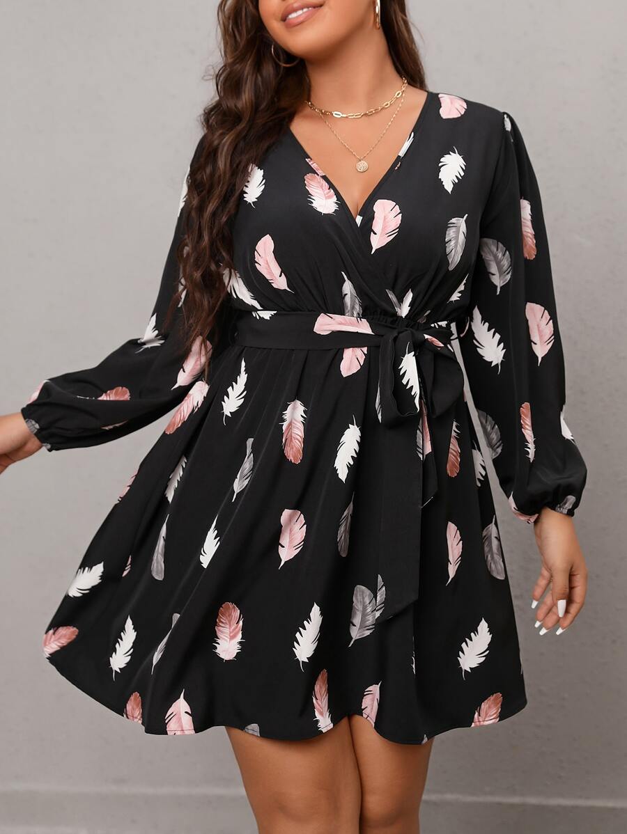 SHEIN Clasi فستان بحزام طباعة الريش أكمام فانوس مقاس كبير - الأسود - مشاهدة 1