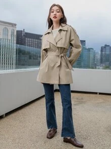 DAZY 肩章設計馬甲袖雙排釦系帶風衣 - 卡其色 - 查看 10