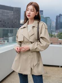 DAZY 肩章設計馬甲袖雙排釦系帶風衣 - 卡其色 - 查看 8
