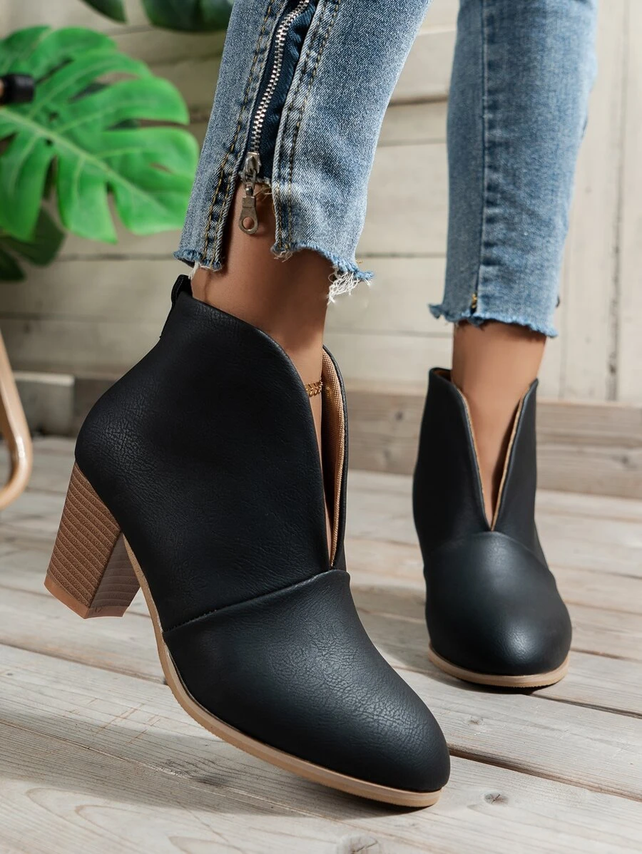 女士粗跟靴欧美跨境电商2023秋冬新款粗跟大码尖头低帮踝靴