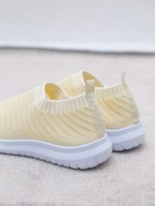 一腳蹬跑鞋 - 米色 - 查看 3