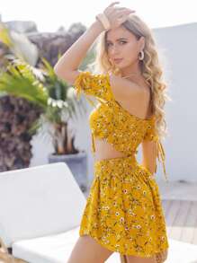 SHEIN VCAY Top corto floral con cordón con shorts - Amarillo - Ver 2
