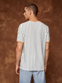 Manfinity RebelGame 1pc Striped Print Patched Detail Tee - White - View 2