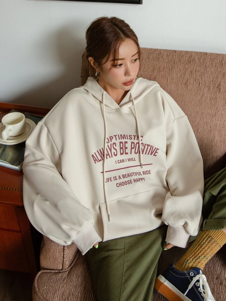 DAZY Capucha con estampado de slogan con bolsillo de canguro de hombros caídos con cordón - Albaricoque - Ver 1