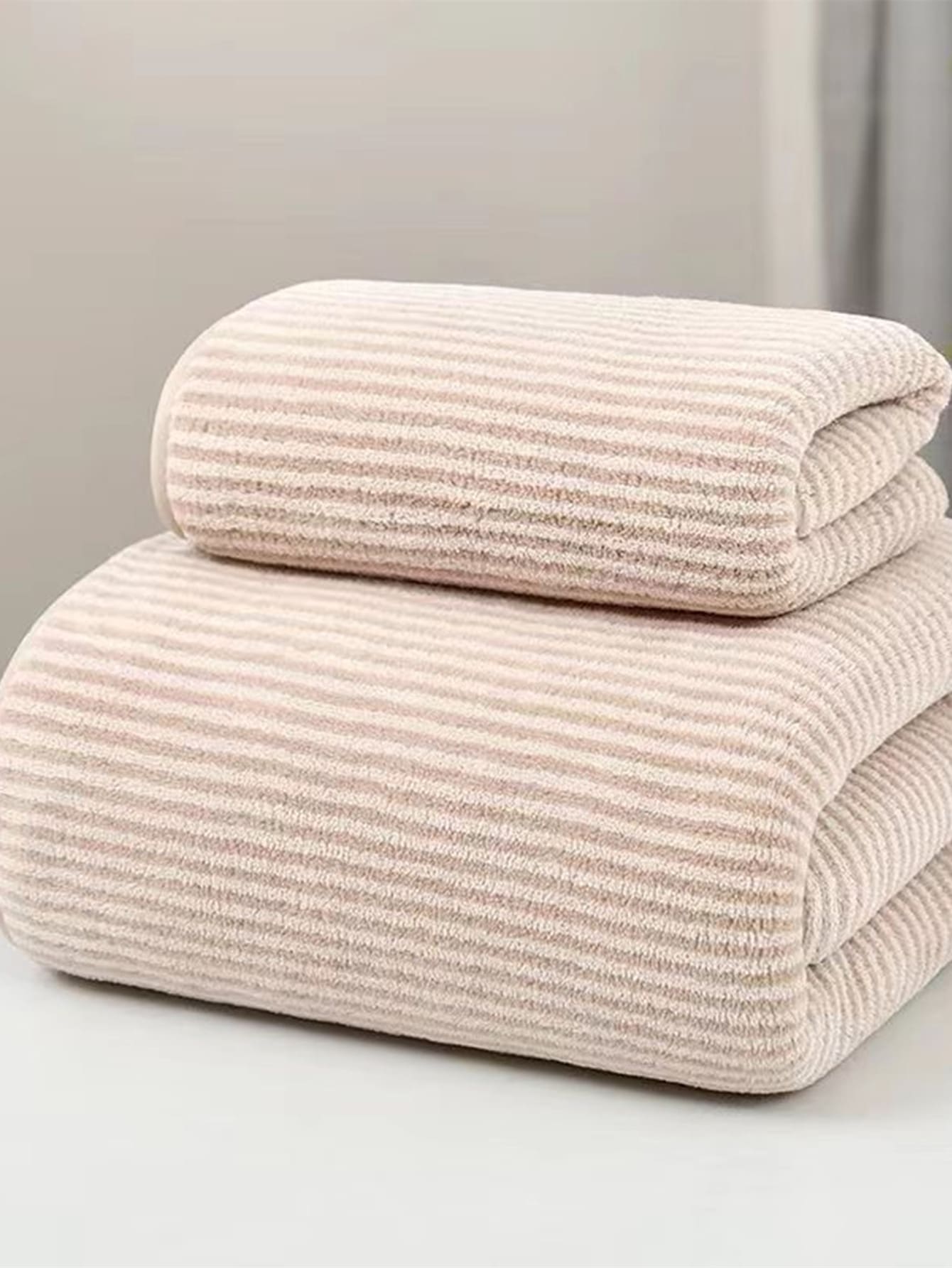 1 chiếc khăn tắm hoặc khăn tắm họa tiết sọc màu ngẫu nhiên dùng trang trí phòng tắm tại nhà khi trở lại trường cho tiệm làm đẹp - Nhiều màu - Xem 1