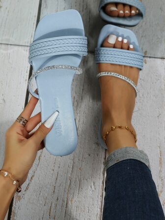 Europeisk och amerikansk stil handvävda randiga strass platta sandaler för kvinnor, lätta, bekväma, halkfria, hållbara