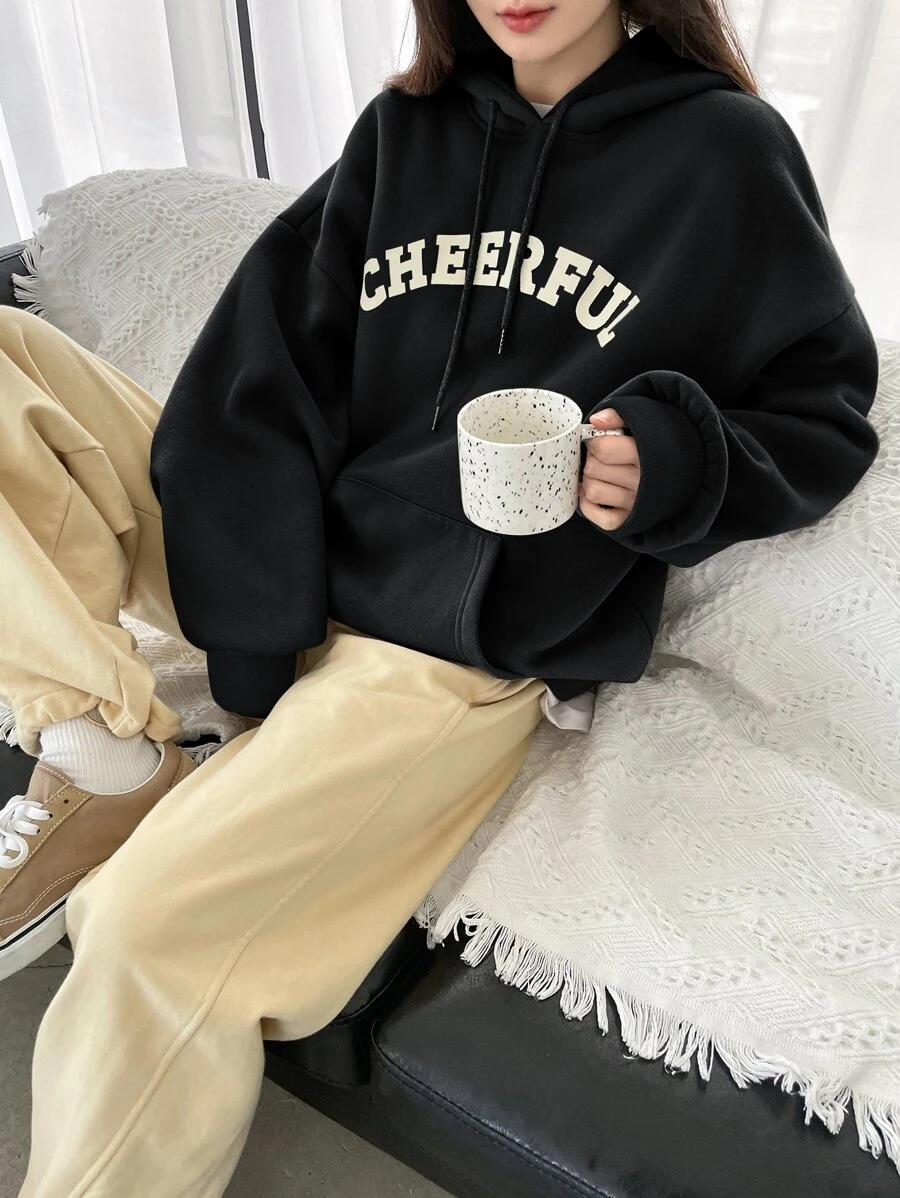 DAZY 字母图案大口袋抽绳连帽衫，秋季女装运动衫 - 黑色 - 查看 1