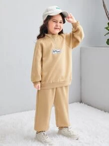 SHEIN 小女童字母圖案插肩袖保暖衛衣和運動褲 - 卡其色 - 查看 5