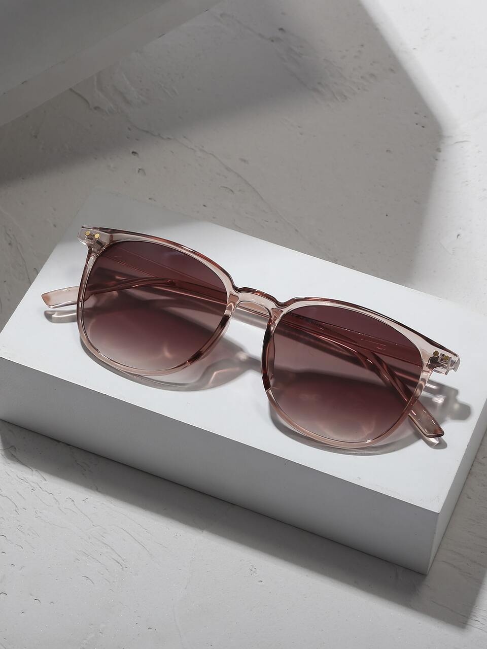 Fashionable Sunglasses With Zipper Sunglasses Case Casual Sunglasses Beach Sun Glasses Beach Accessories For Women Sun Glasses Sunglasses Shades Fashionable Shade Elegant Outfit Family Outings Travel Vacation Holiday