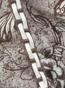 ROMWE PUNK 西部風格蝴蝶和雛菊圖案拼接水溶蕾絲前繫帶上衣 - 彩色 - 查看 3